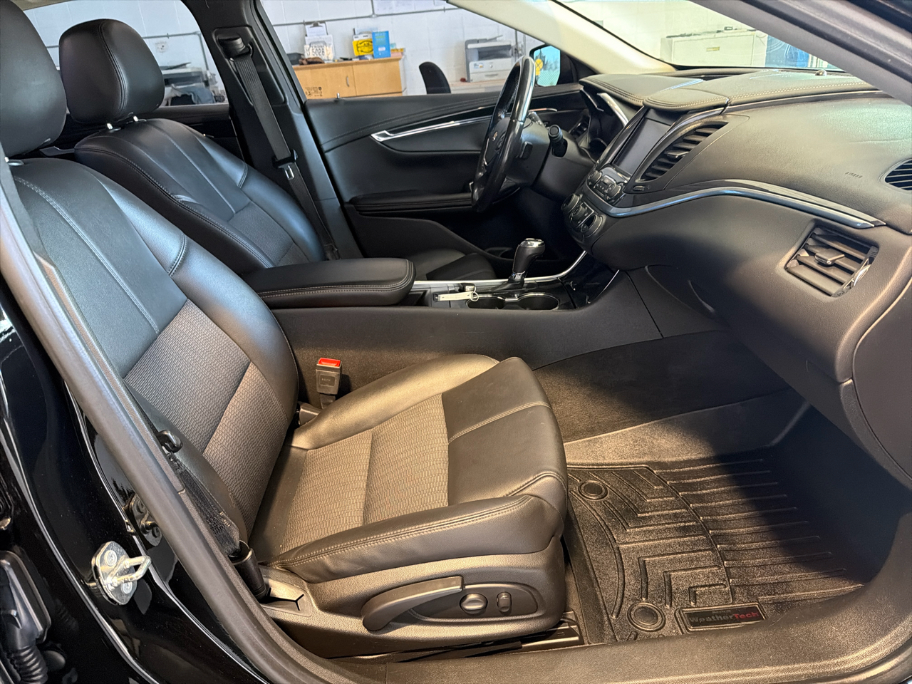 Chevrolet Impala 4dr Sdn LT w/1LT 2018