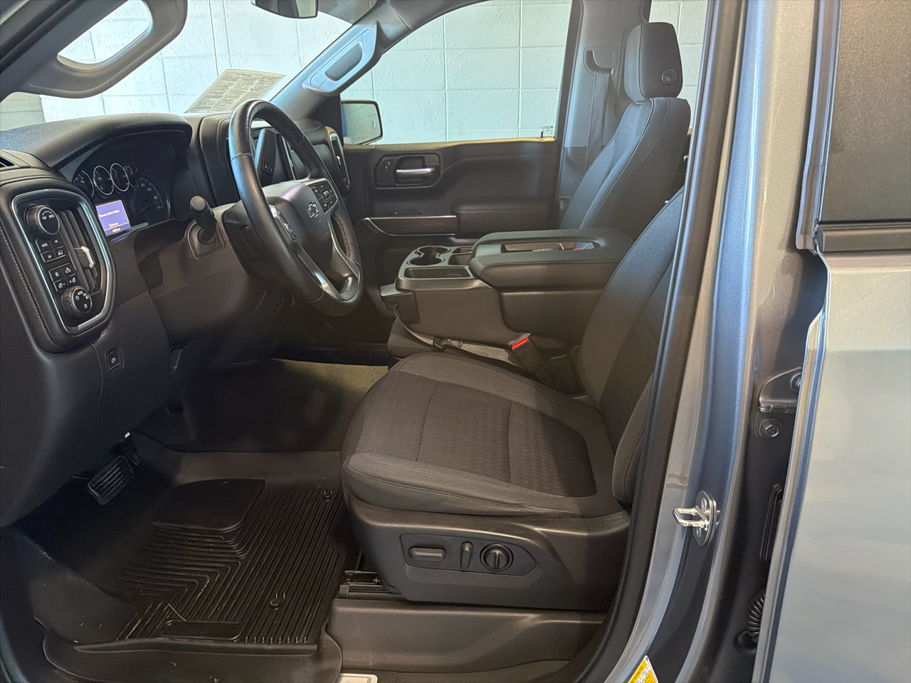 Chevrolet Silverado 1500 LTD 4WD Crew Cab 147" RST 2022