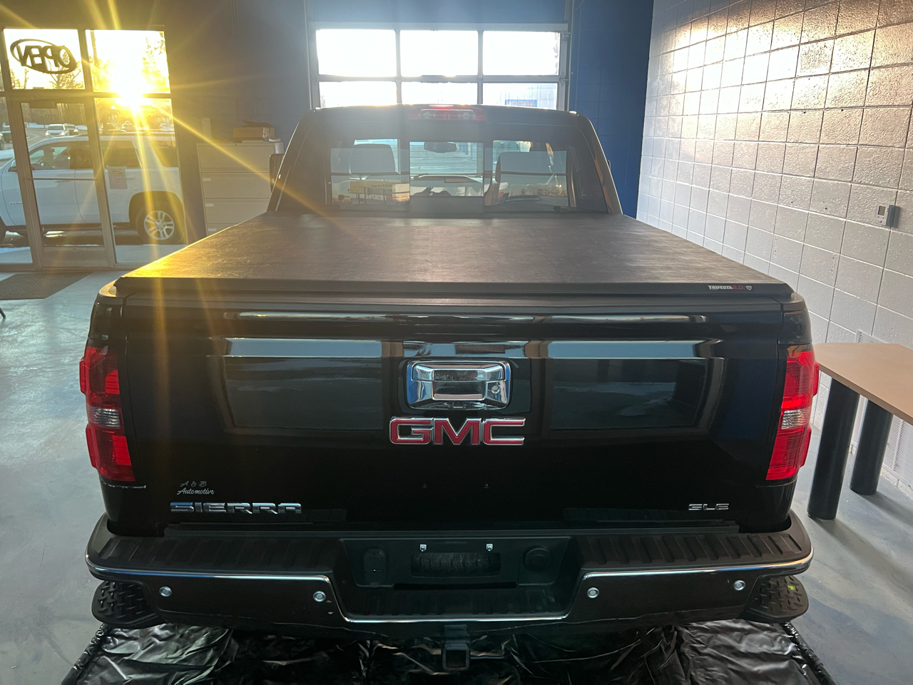 GMC Sierra 1500 4WD Crew Cab 143.5" SLE 2017