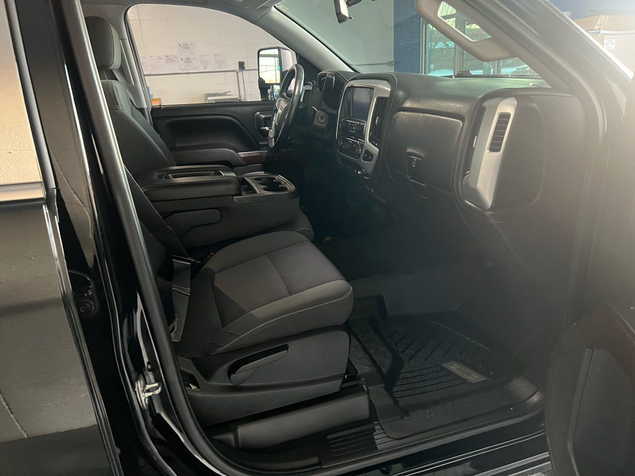 GMC Sierra 1500 4WD Crew Cab 143.5" SLE 2017