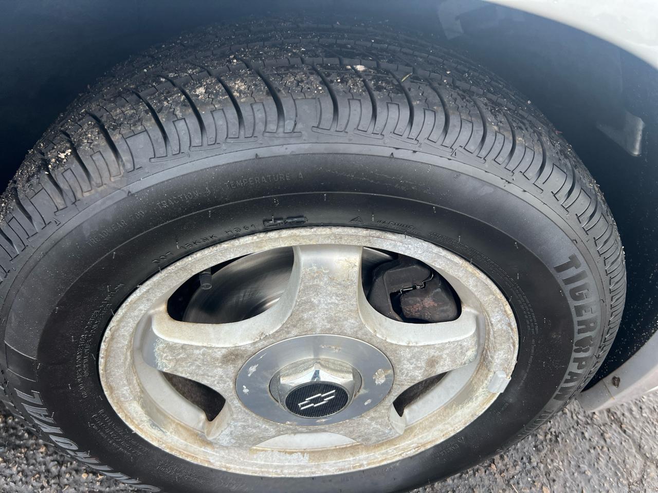 Chevrolet Impala 4dr Sdn LS 2001