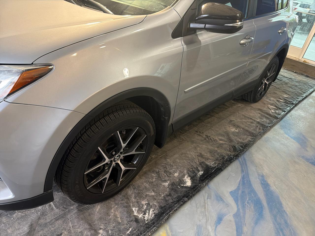 Toyota RAV4 SE AWD (Natl) 2018