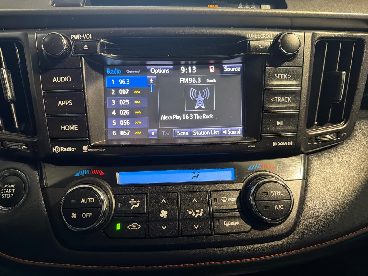 Toyota RAV4 SE AWD (Natl) 2018