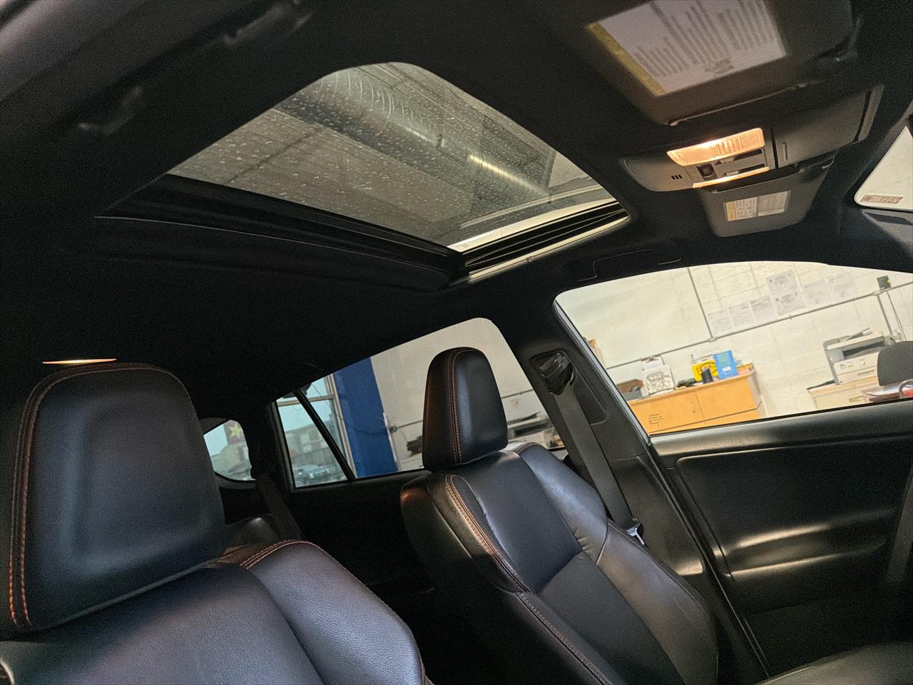 Toyota RAV4 SE AWD (Natl) 2018