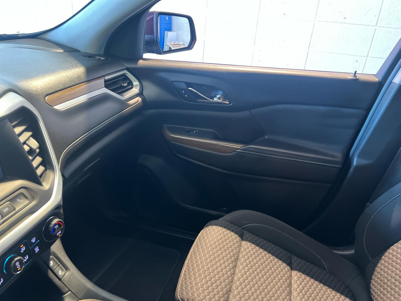 GMC Acadia AWD 4dr SLE w/SLE-2 2018