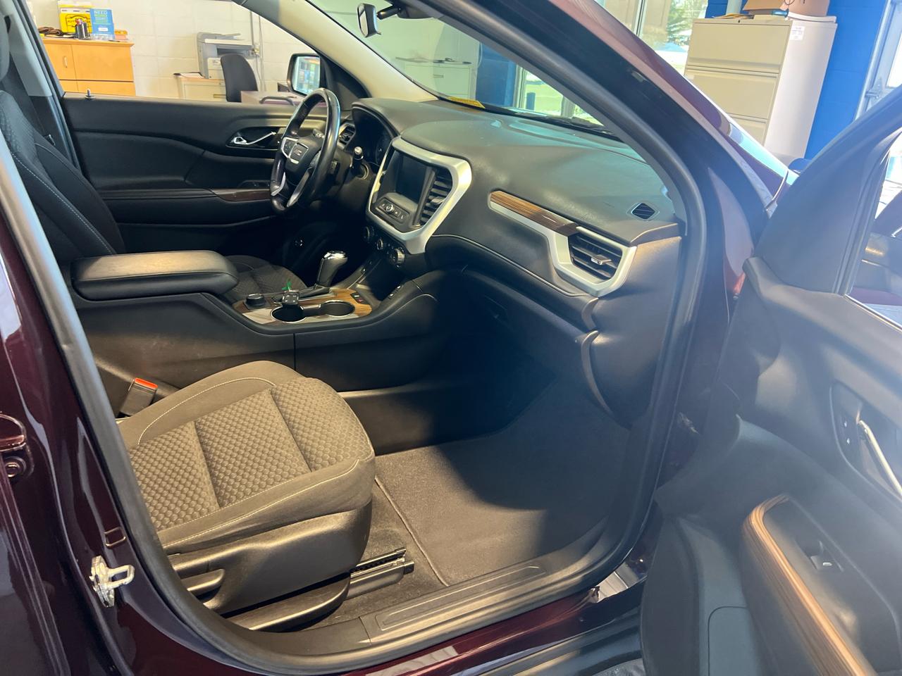 GMC Acadia AWD 4dr SLE w/SLE-2 2018