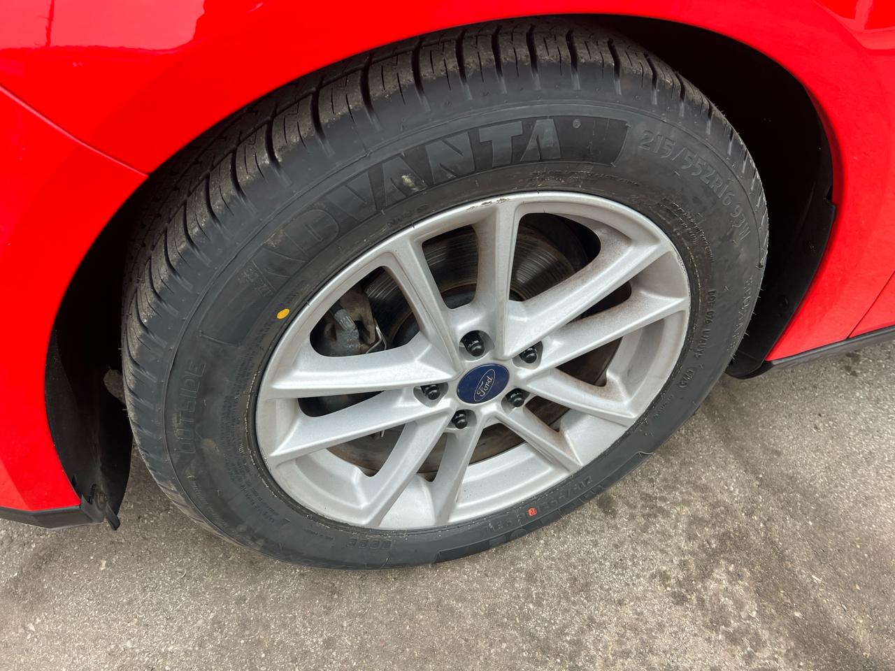 Ford Focus SE Sedan 2017