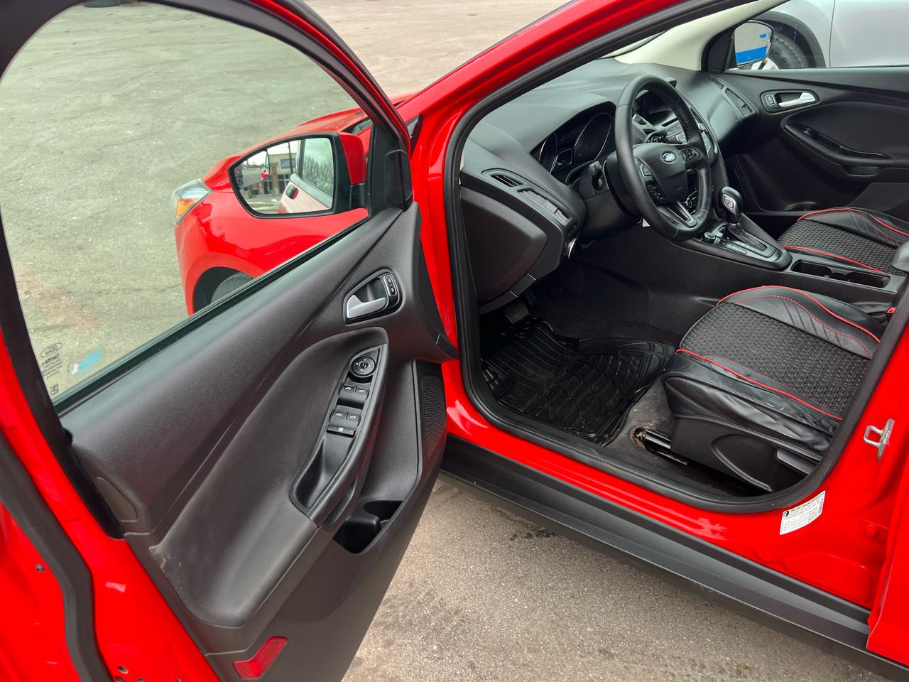 Ford Focus SE Sedan 2017