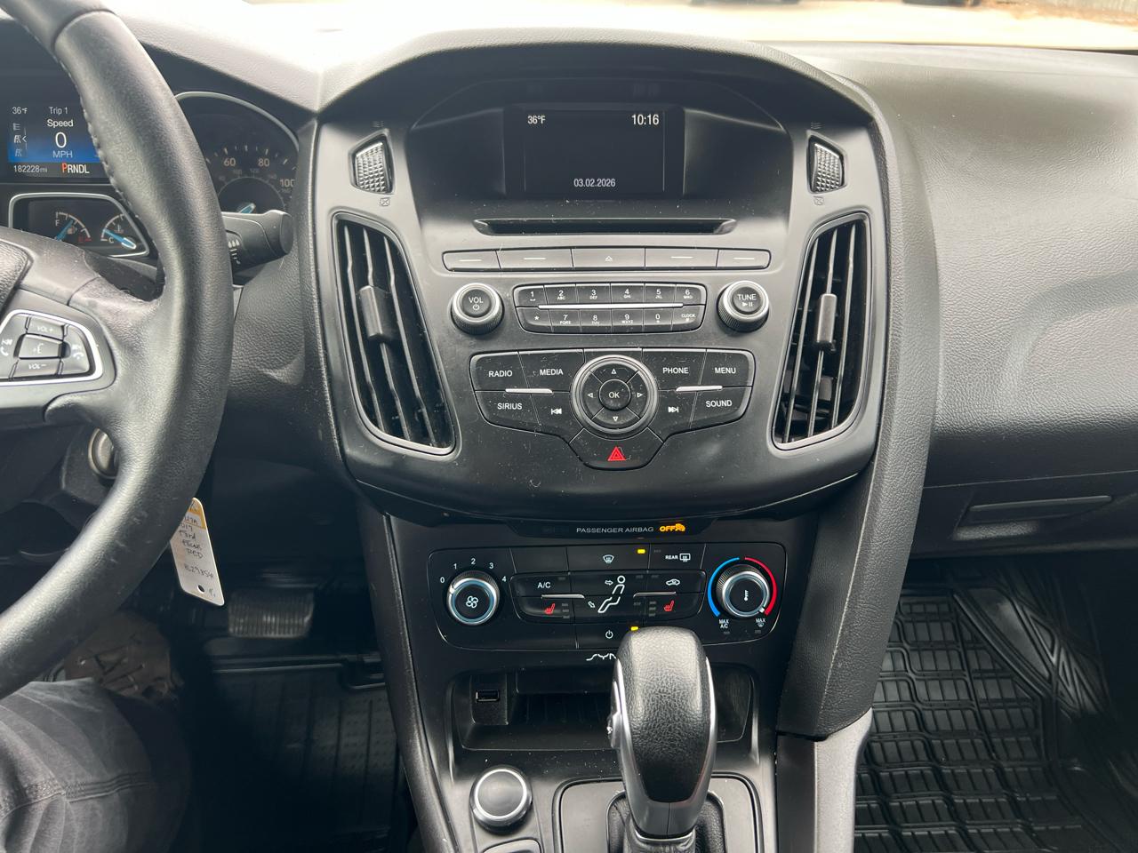 Ford Focus SE Sedan 2017