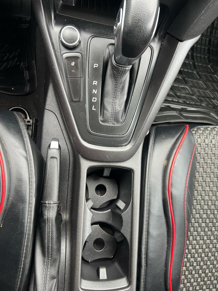 Ford Focus SE Sedan 2017