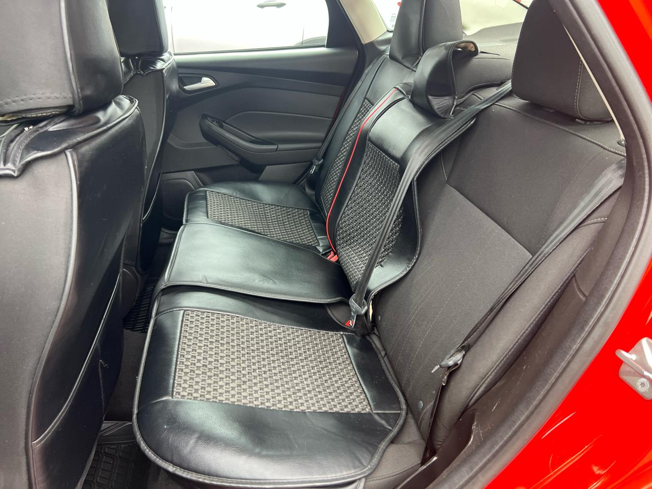 Ford Focus SE Sedan 2017