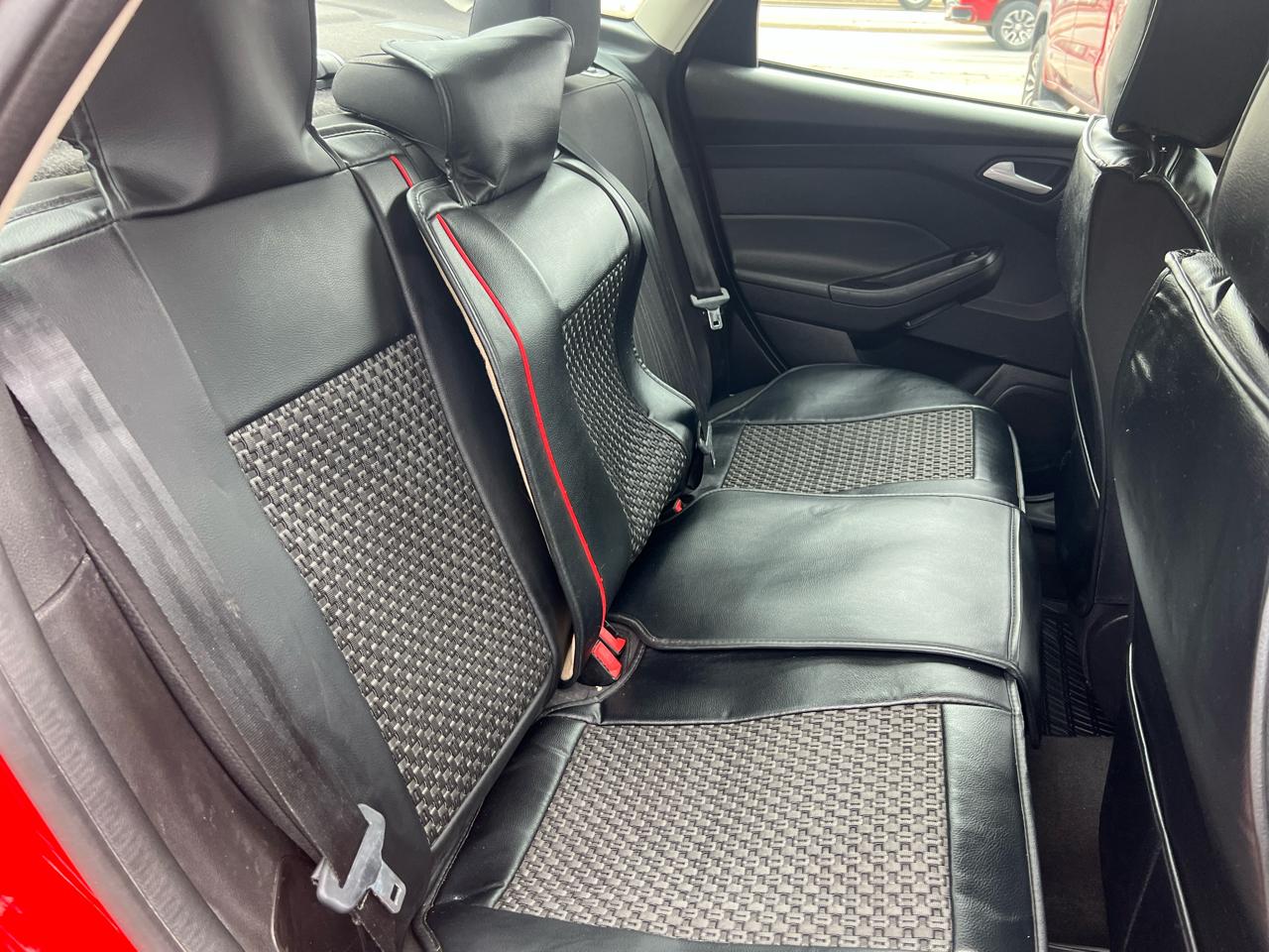 Ford Focus SE Sedan 2017