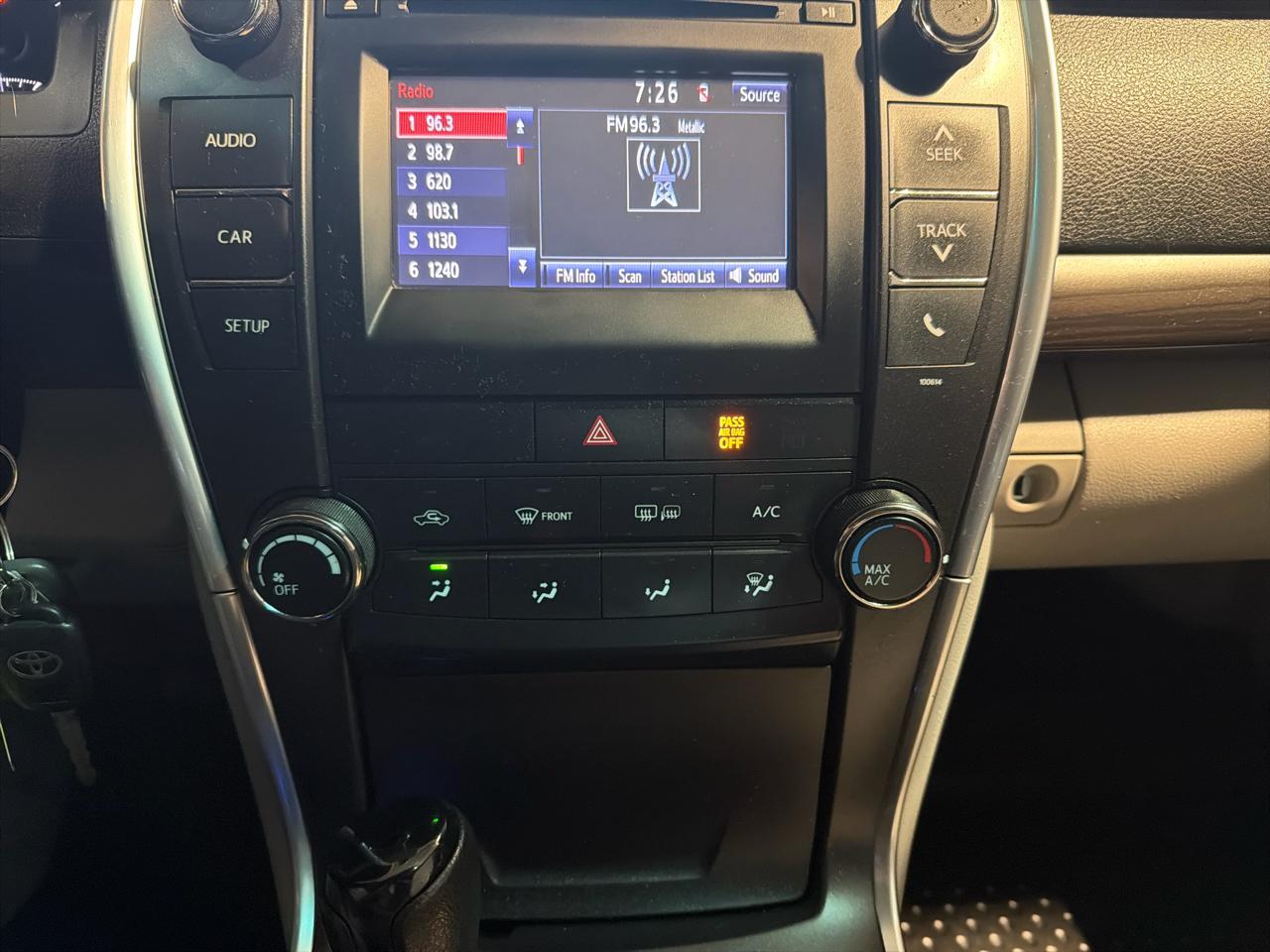 Toyota Camry 4dr Sdn I4 Auto SE w/Special Edition Pkg (Natl) 2016