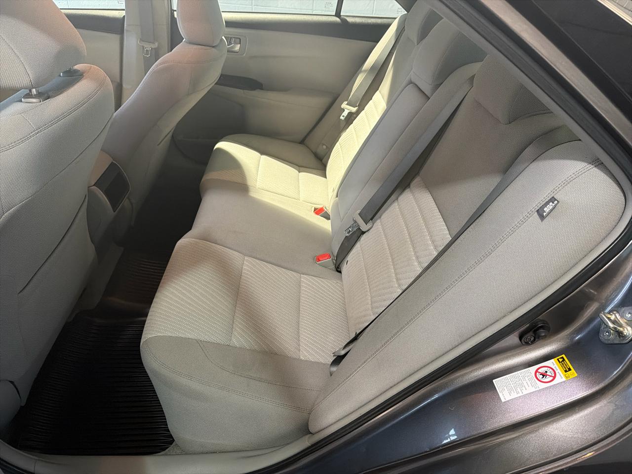 Toyota Camry 4dr Sdn I4 Auto SE w/Special Edition Pkg (Natl) 2016