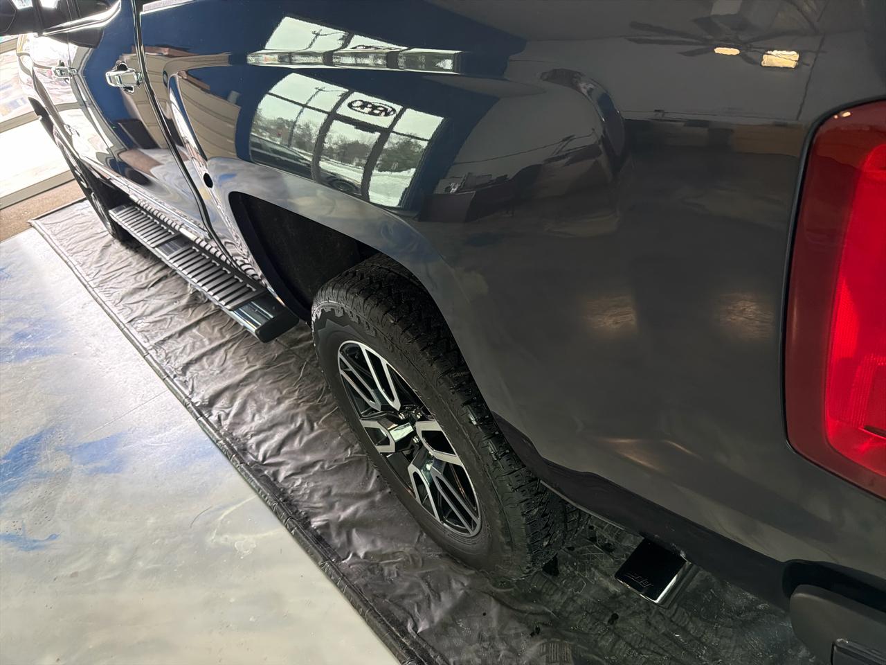 Chevrolet Silverado 1500 4WD Crew Cab 143.5" LTZ w/2LZ 2018