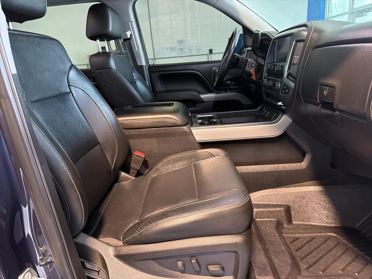 Chevrolet Silverado 1500 4WD Crew Cab 143.5" LTZ w/2LZ 2018