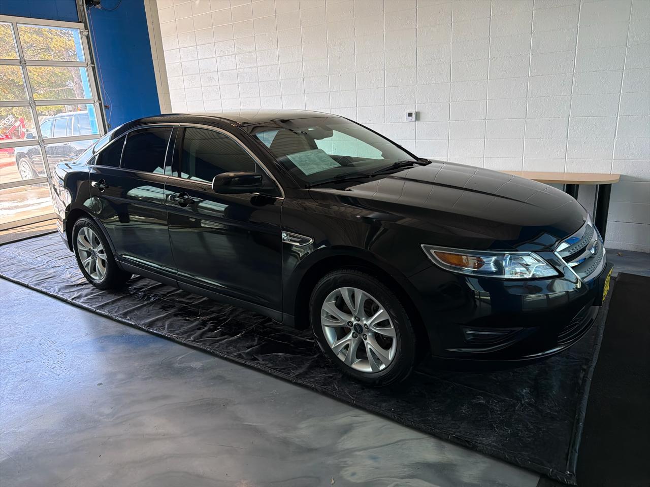 2011 Ford Taurus 4dr Sdn SEL FWD