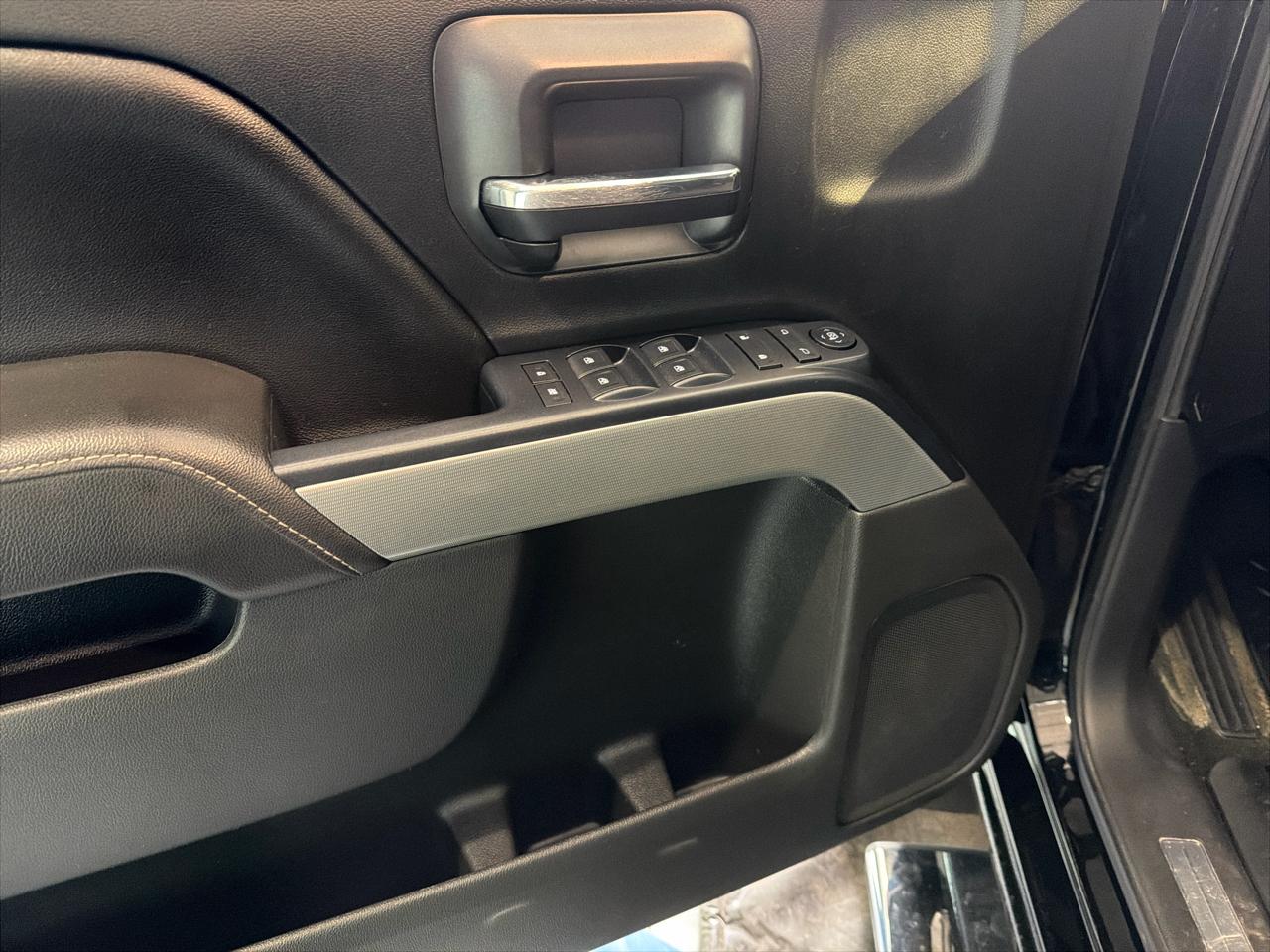 Chevrolet Silverado 1500 4WD Crew Cab 143.5" LT w/2LT 2016