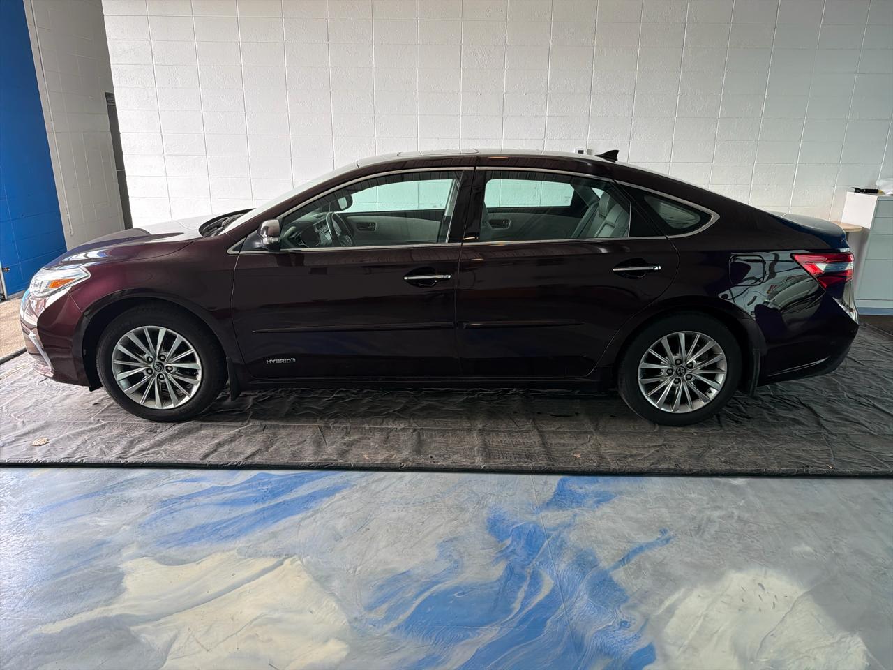 Toyota Avalon Hybrid Limited (Natl) 2017