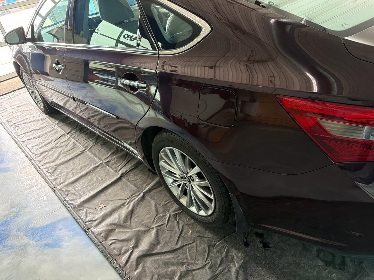 Toyota Avalon Hybrid Limited (Natl) 2017