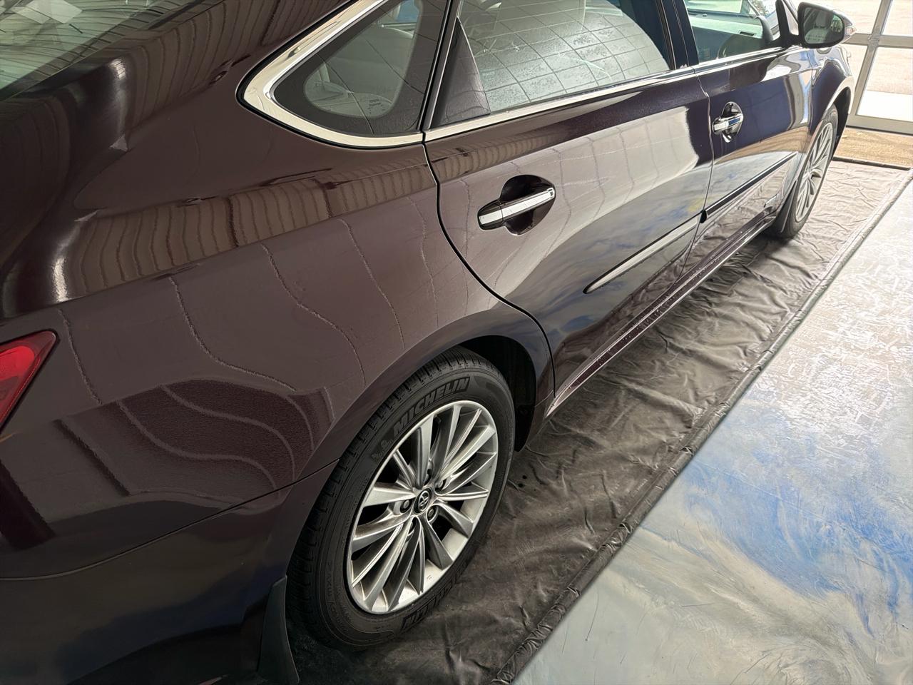 Toyota Avalon Hybrid Limited (Natl) 2017