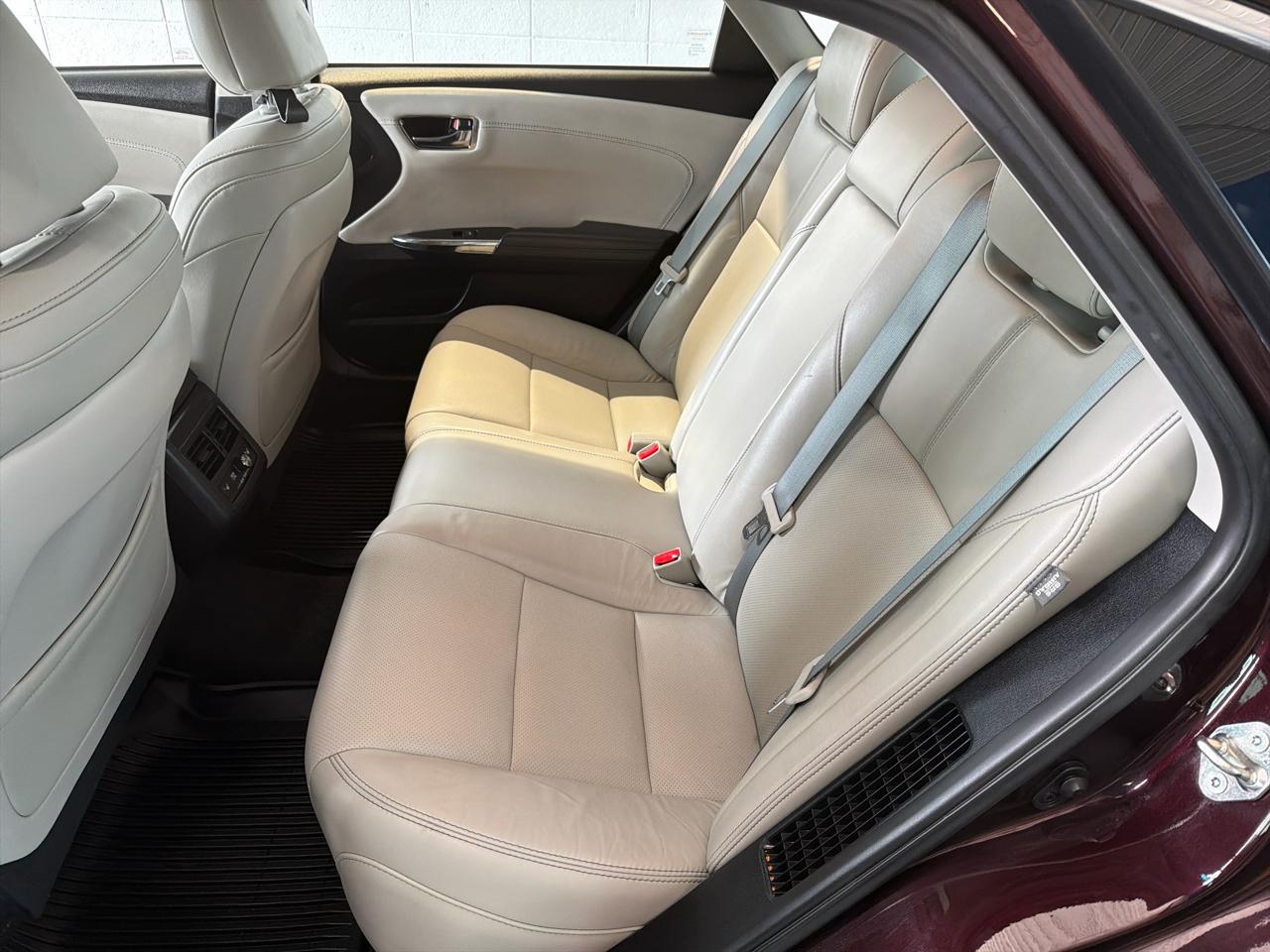 Toyota Avalon Hybrid Limited (Natl) 2017