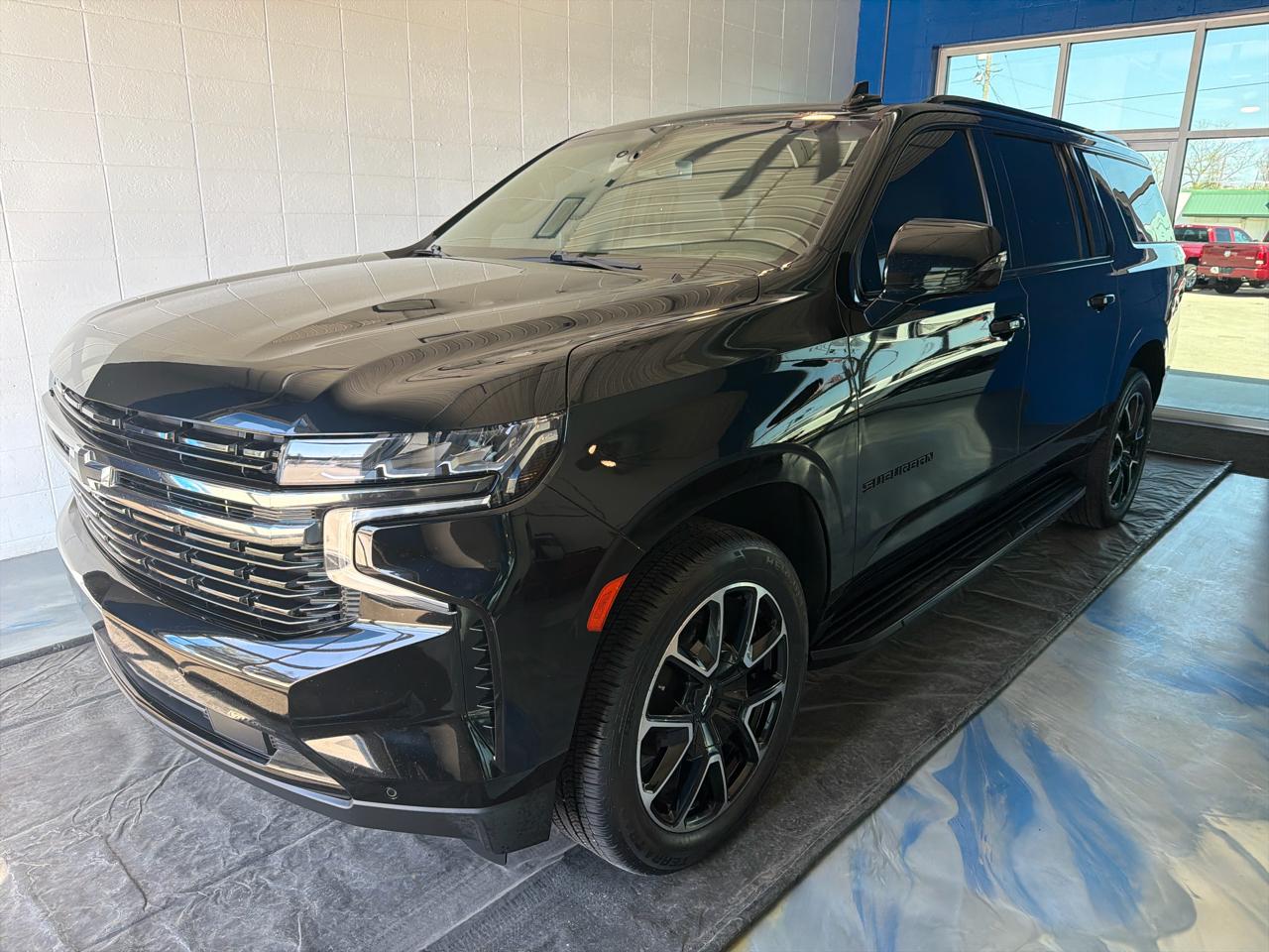 Chevrolet Suburban 4WD 4dr RST 2022