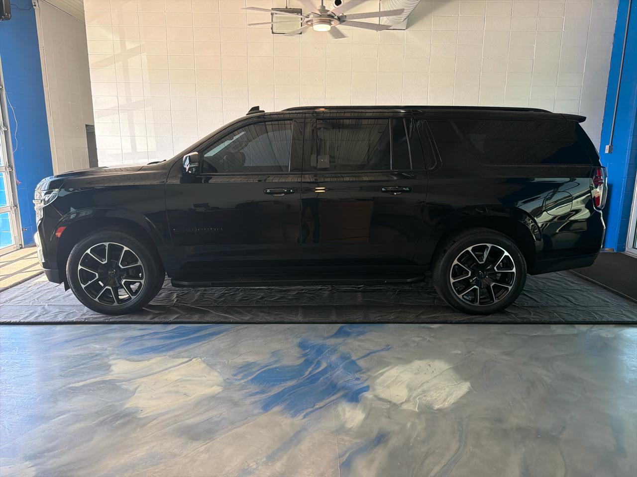 Chevrolet Suburban 4WD 4dr RST 2022