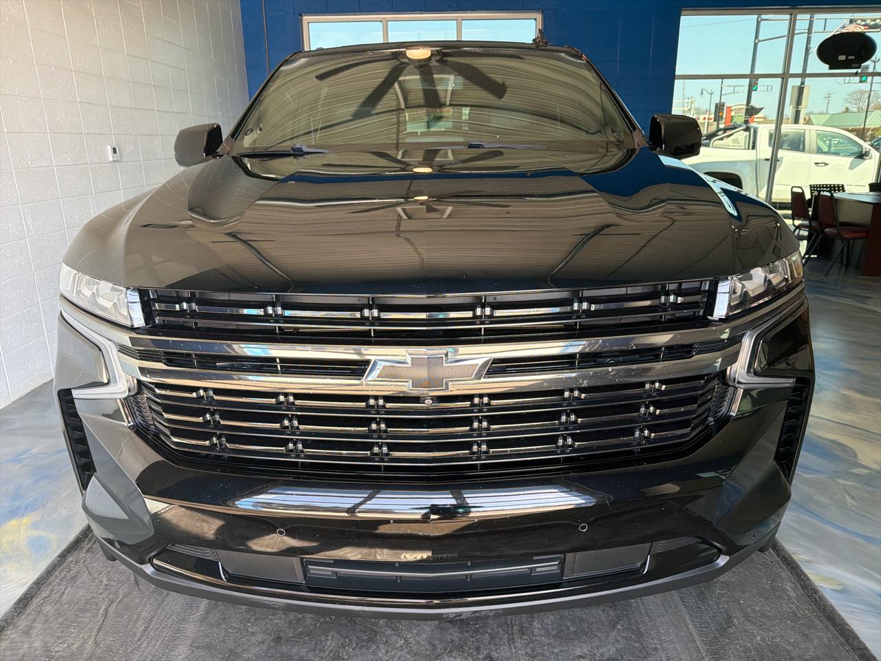 Chevrolet Suburban 4WD 4dr RST 2022