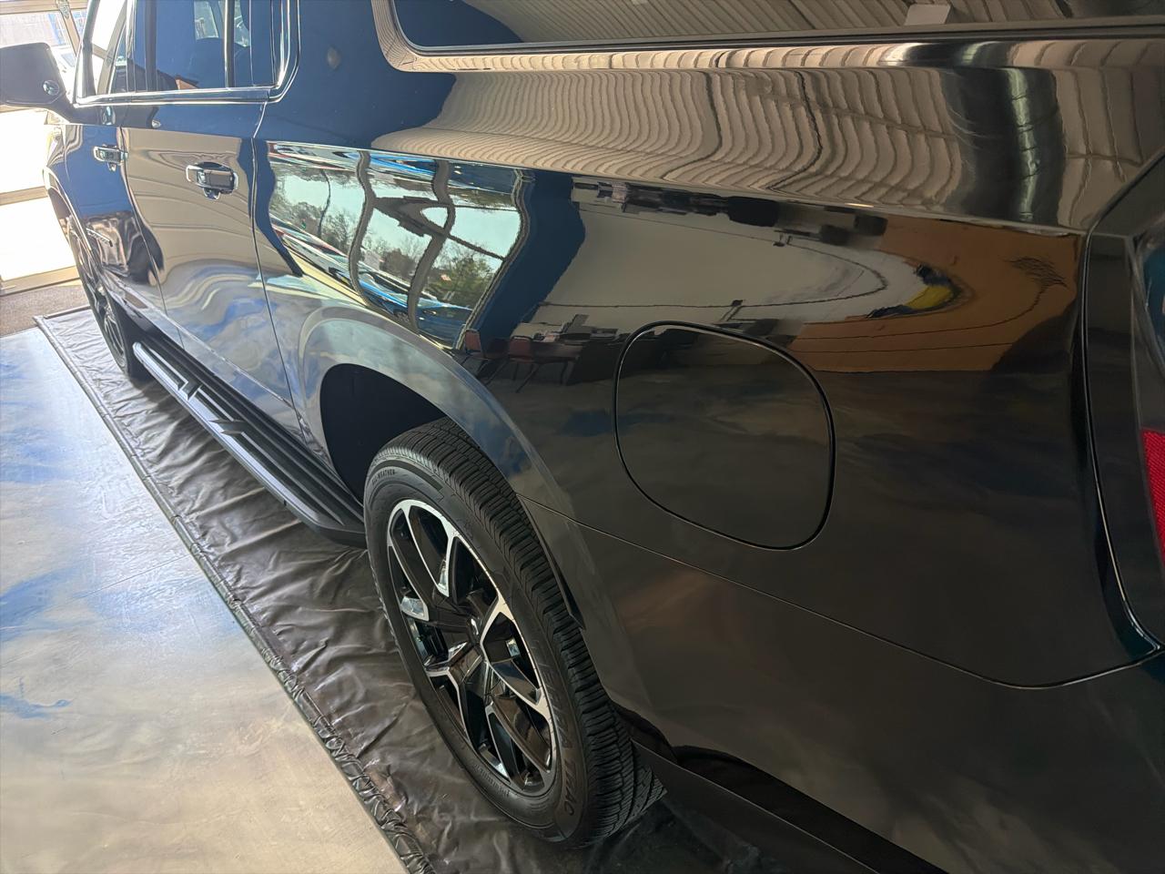 Chevrolet Suburban 4WD 4dr RST 2022