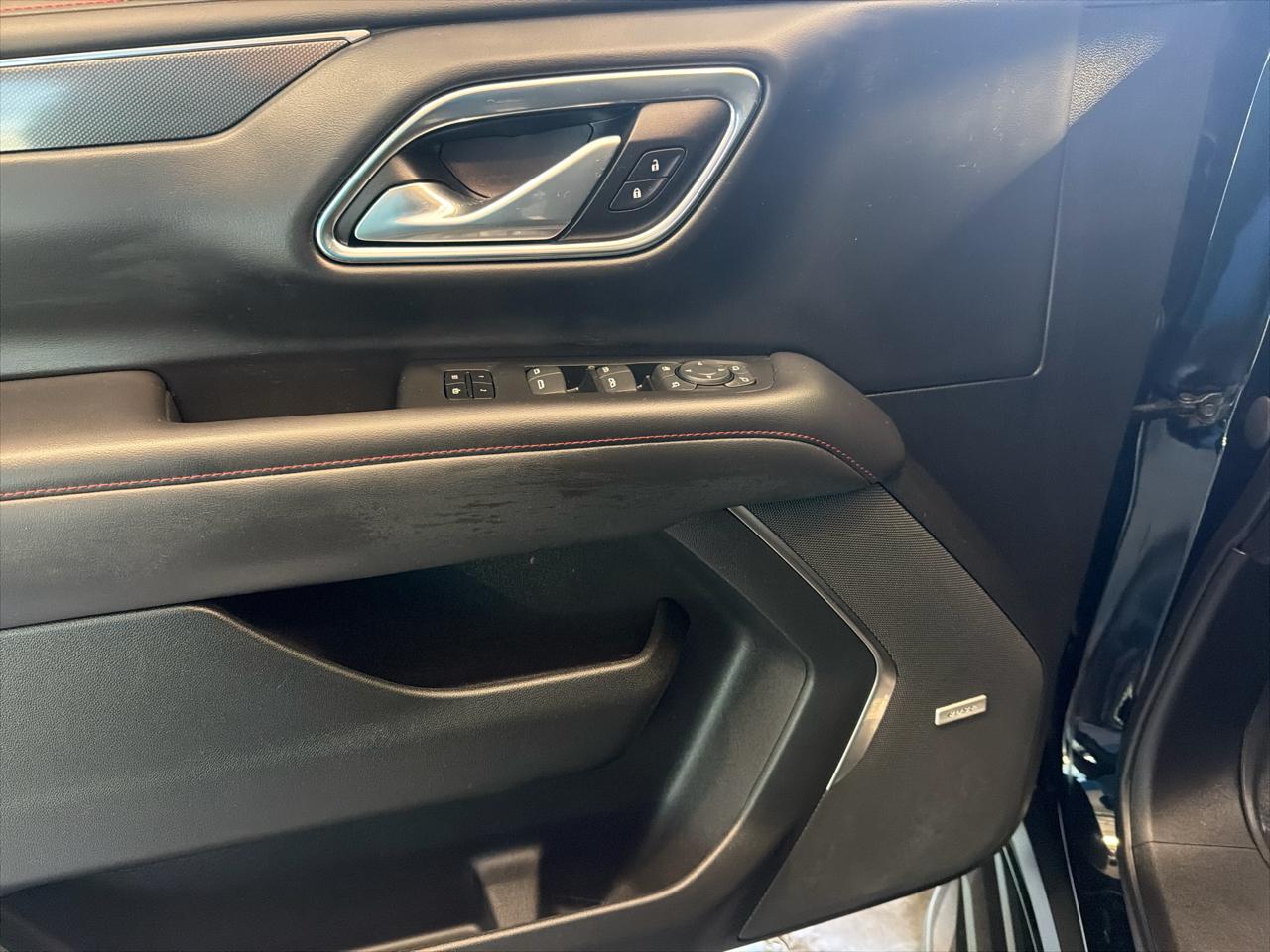 Chevrolet Suburban 4WD 4dr RST 2022