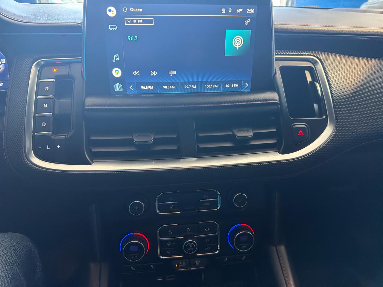 Chevrolet Suburban 4WD 4dr RST 2022