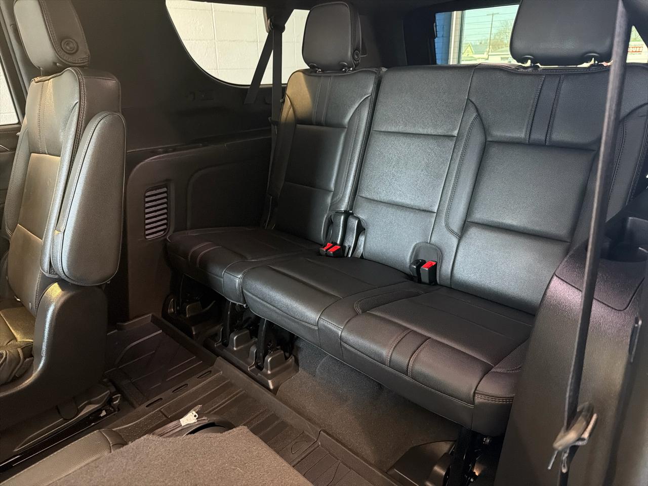 Chevrolet Suburban 4WD 4dr RST 2022