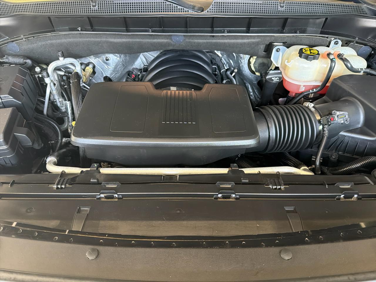 Chevrolet Suburban 4WD 4dr RST 2022