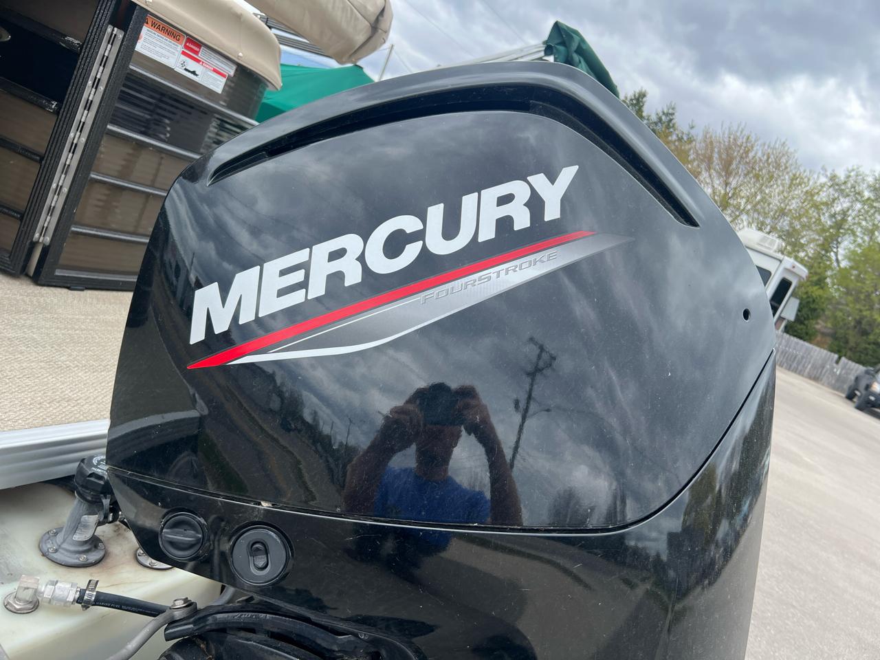 Crest Pontoons Classic LX  2021