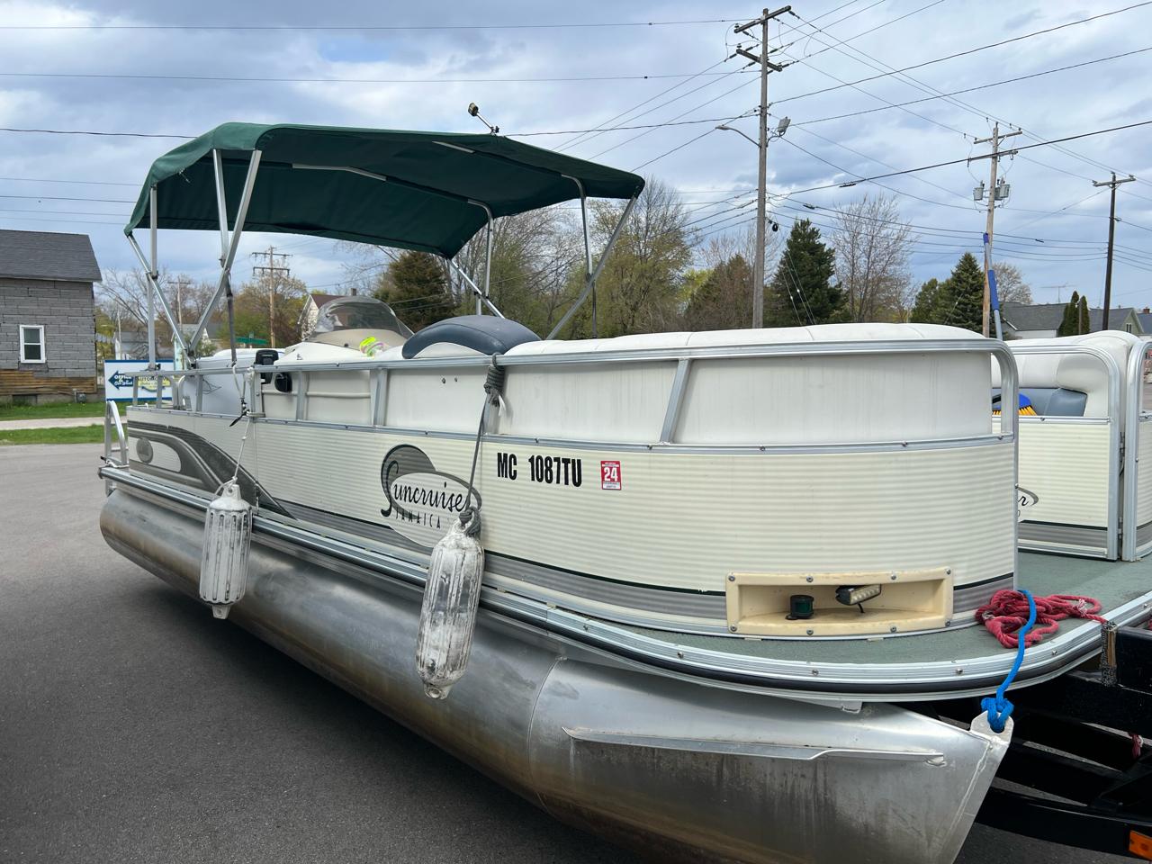 Lowe Suncruiser  2000