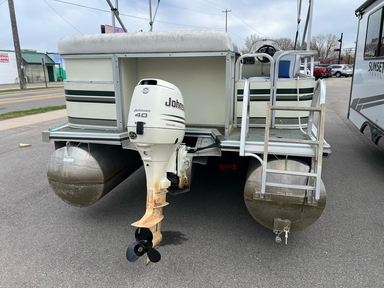 Lowe Suncruiser  2000