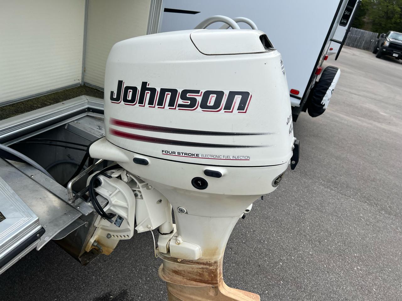 Lowe Suncruiser  2000