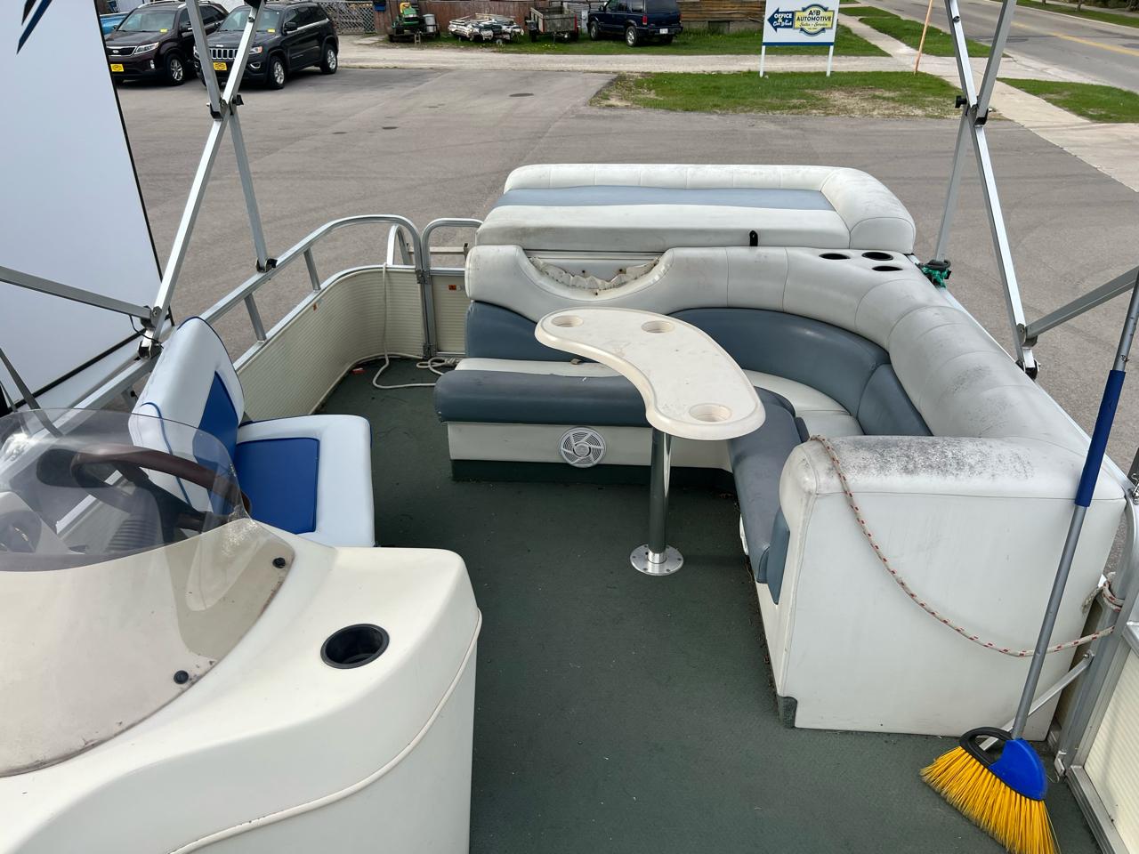 Lowe Suncruiser  2000