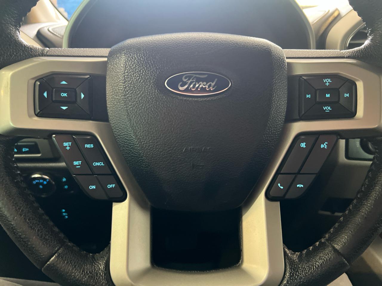 Ford F-150 Lariat SuperCrew Short Box 4WD 2015