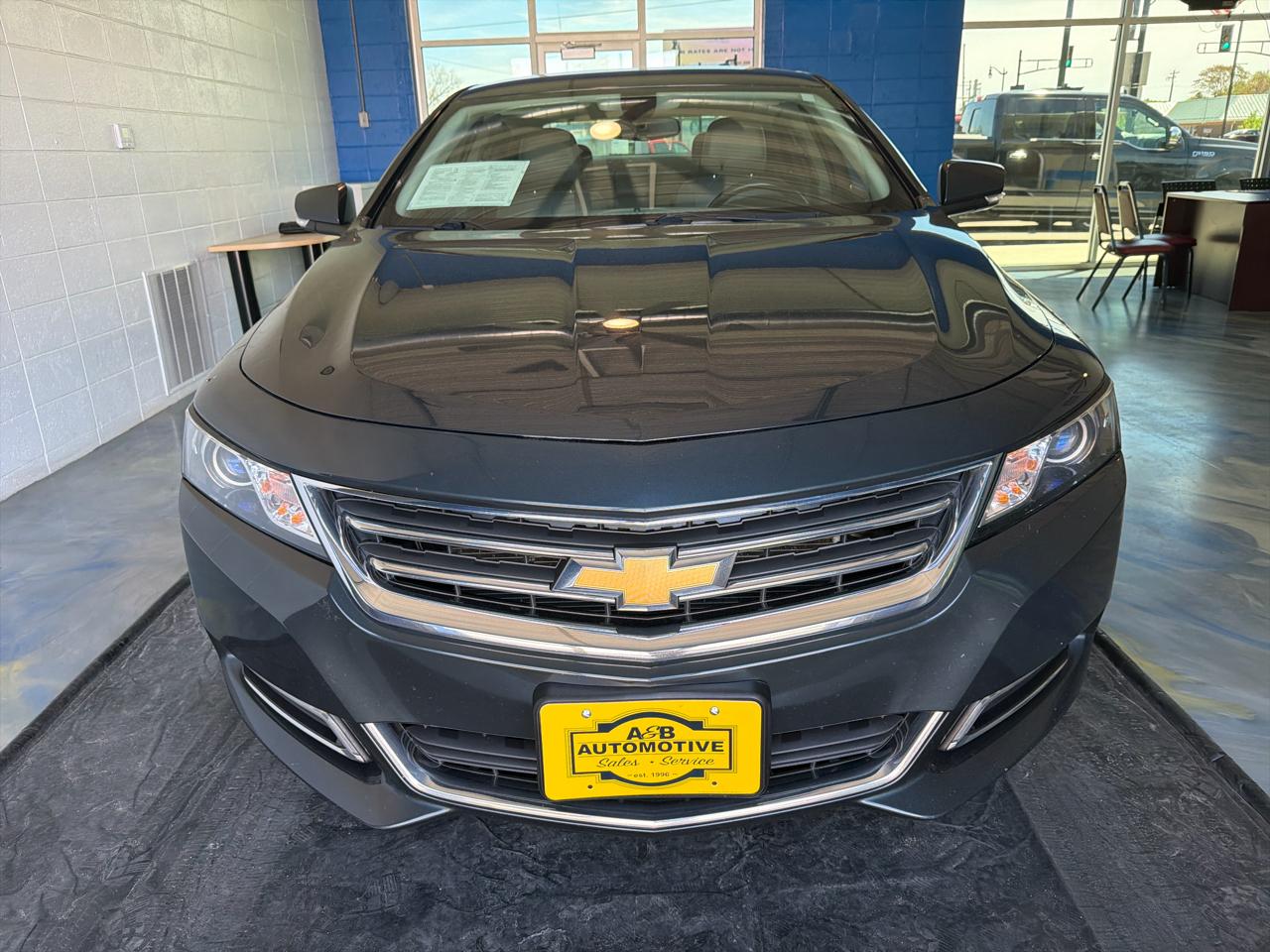 Chevrolet Impala 4dr Sdn LT w/1LT 2018