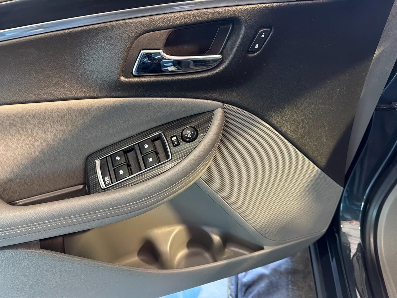 Chevrolet Impala 4dr Sdn LT w/1LT 2018