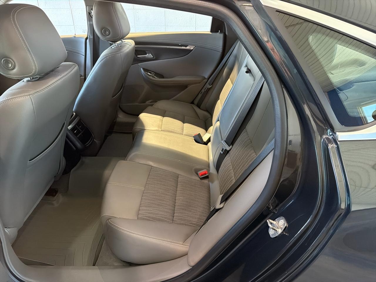 Chevrolet Impala 4dr Sdn LT w/1LT 2018