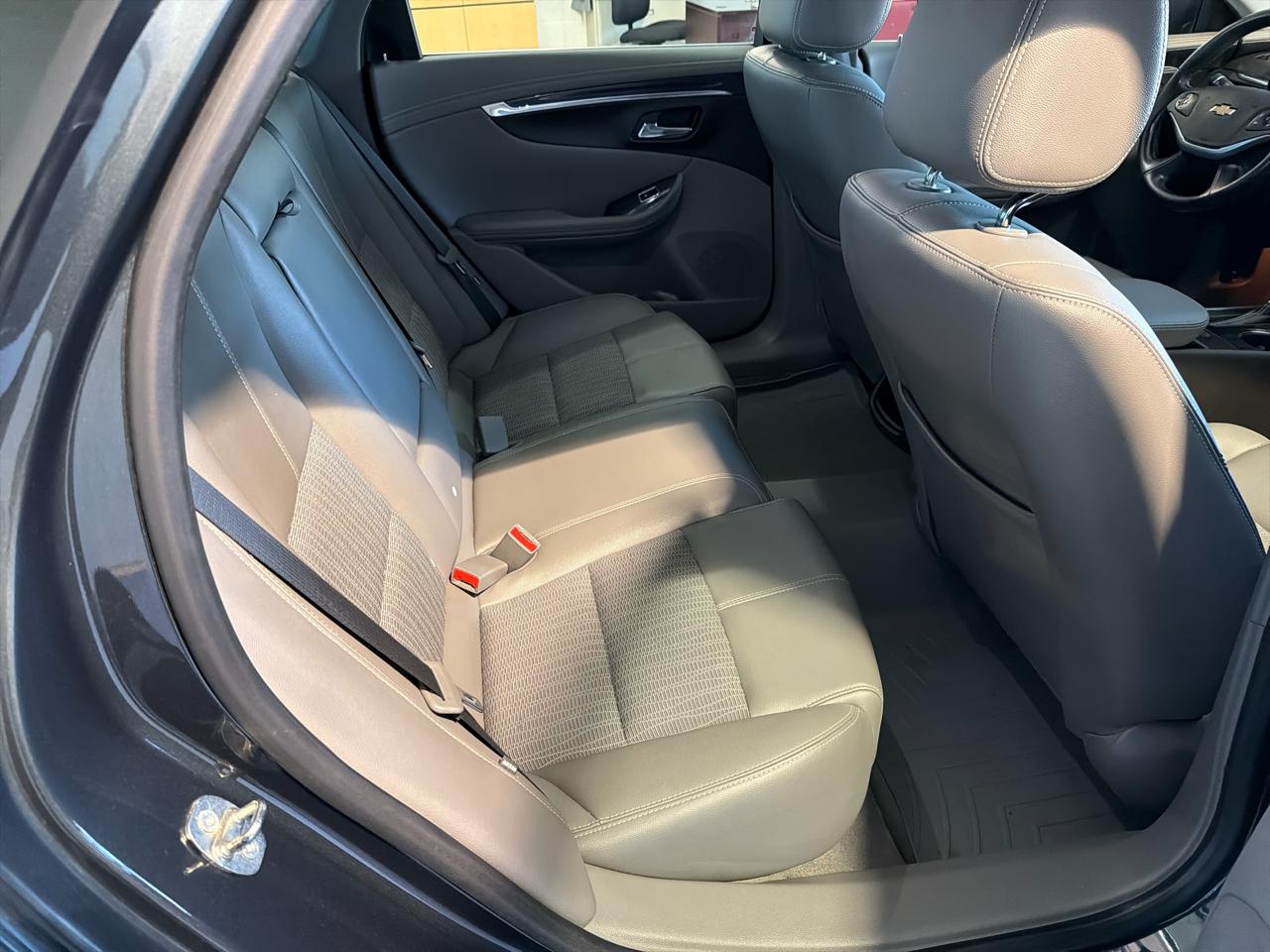Chevrolet Impala 4dr Sdn LT w/1LT 2018