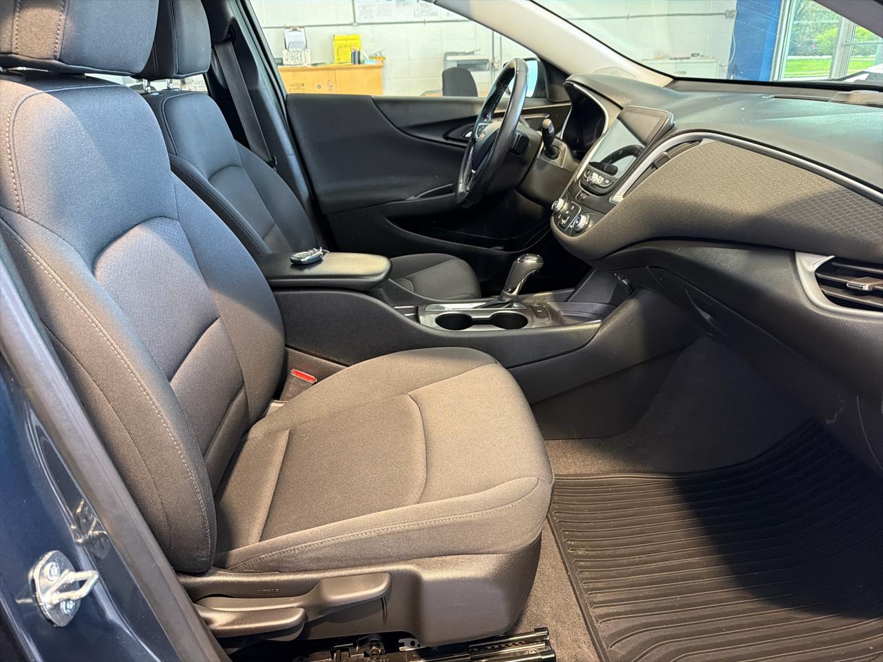 Chevrolet Malibu 4dr Sdn RS 2020
