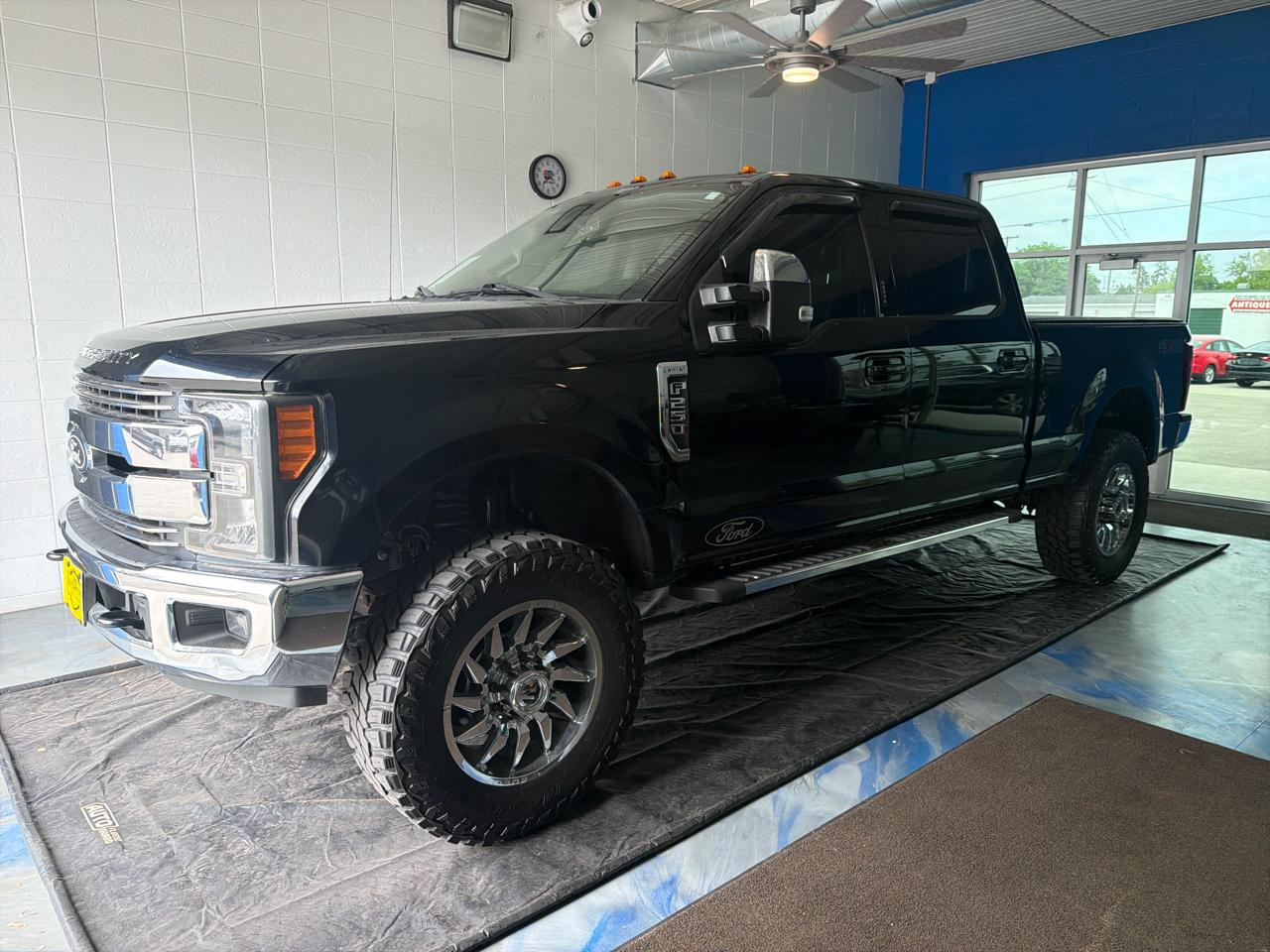 2017 Ford Super Duty F-250 SRW 4WD Crew Cab 172" Lariat