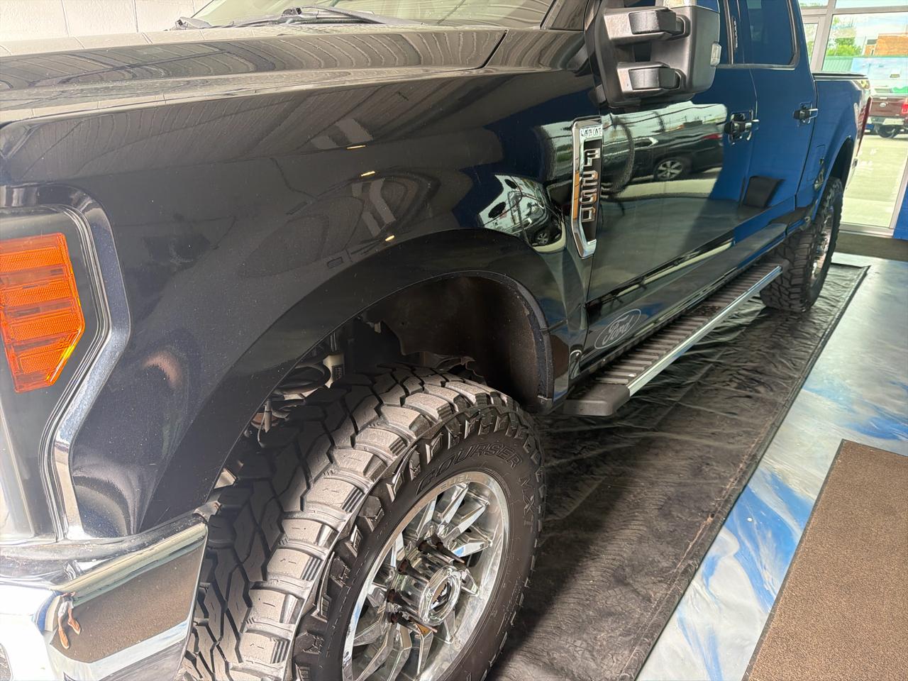 Ford Super Duty F-250 SRW 4WD Crew Cab 172" Lariat 2017