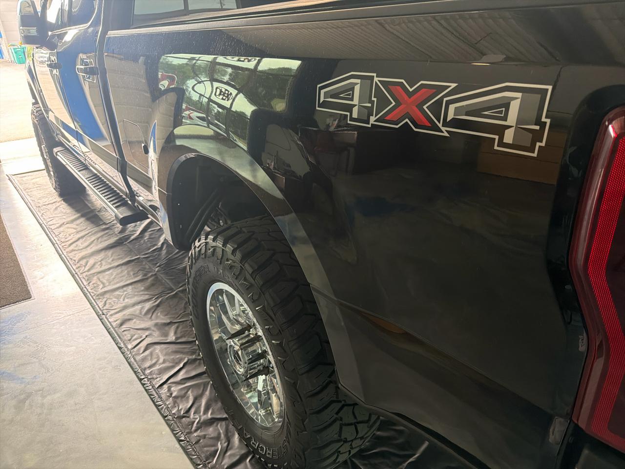 Ford Super Duty F-250 SRW 4WD Crew Cab 172" Lariat 2017