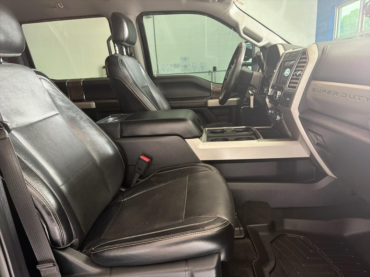 Ford Super Duty F-250 SRW 4WD Crew Cab 172" Lariat 2017