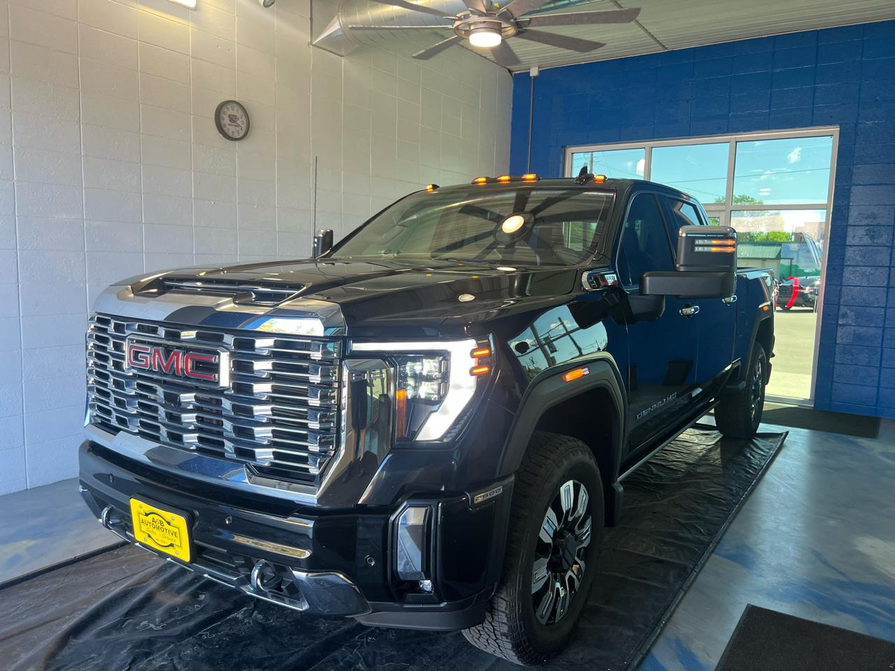 2024 GMC Sierra 2500HD 4WD Crew Cab 159" Denali